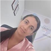 Profesor de biología y química a estudiantes de todas las edades